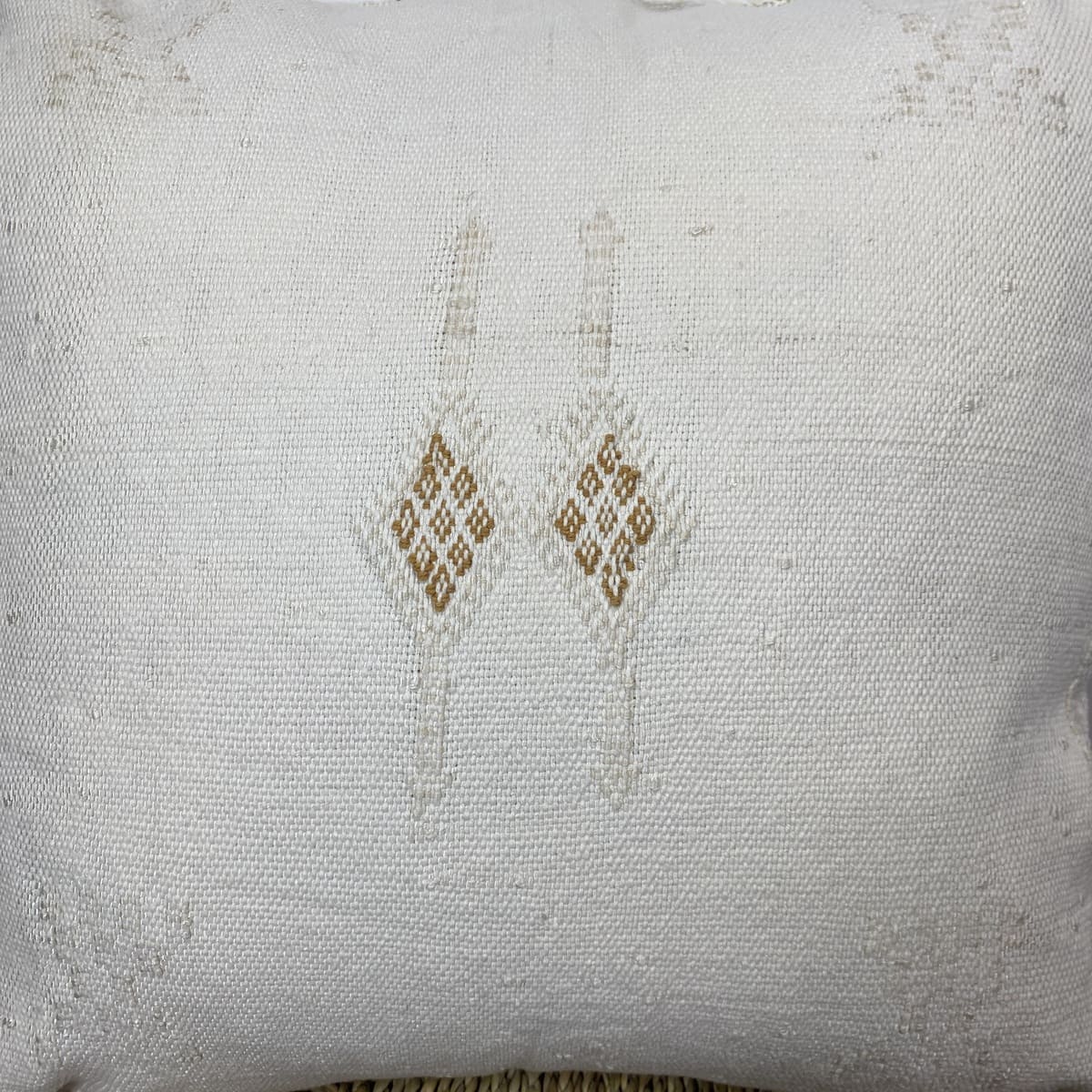 cojín sabra blanco detalle