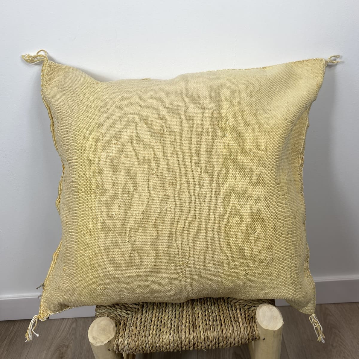 cojín seda de cactus amarillo espalda