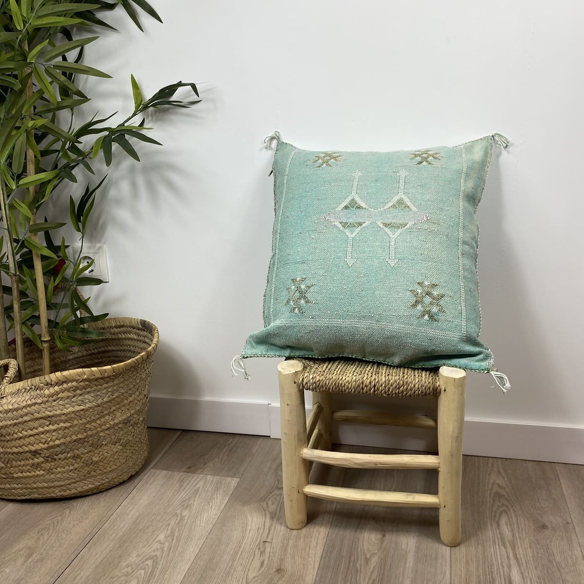 cojín seda de cactus turquesa escena