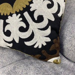 Funda de cojín árabe floral blanco y negro MK12