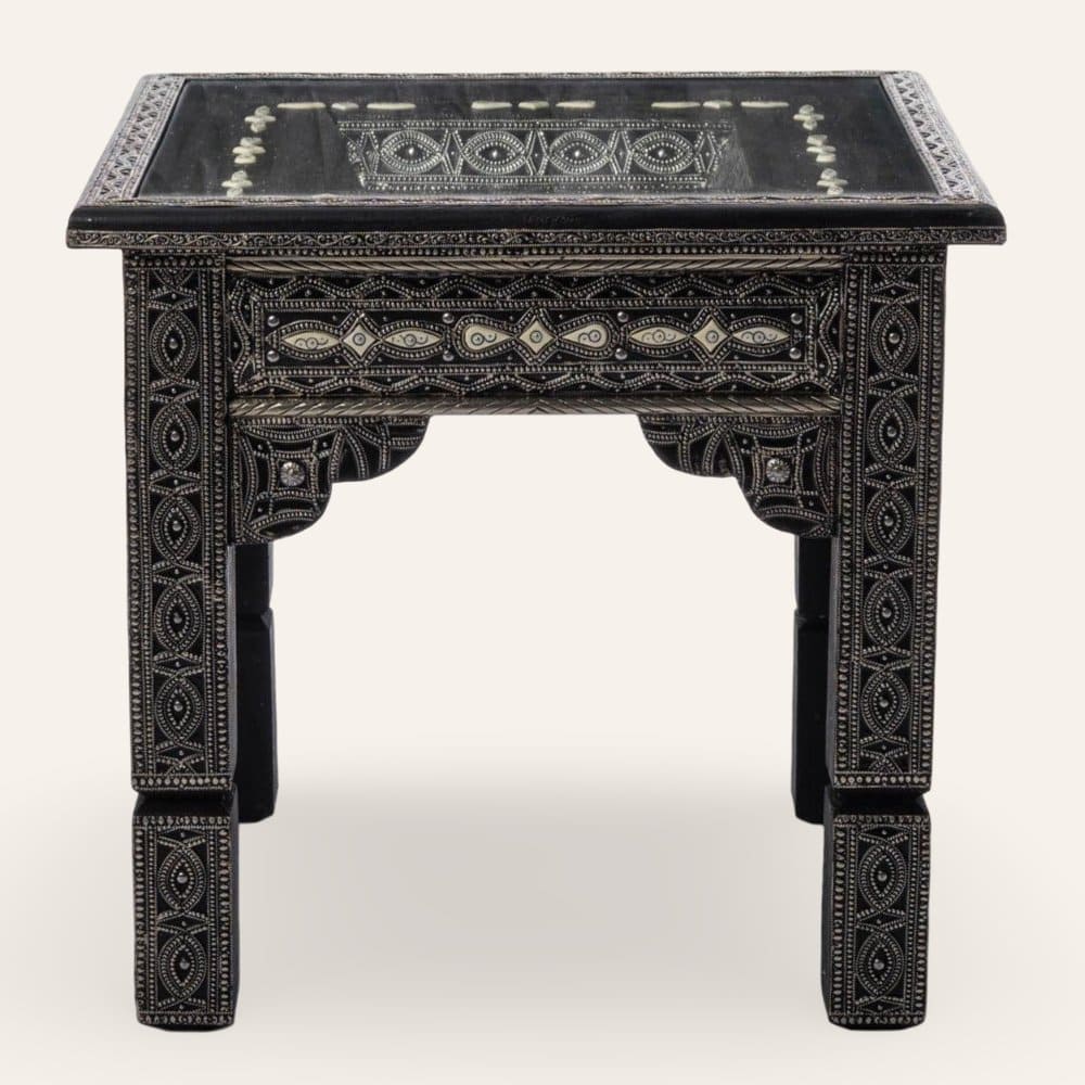 Marokkaanse houten tafel gefineerd met nieuwzilver en wit been