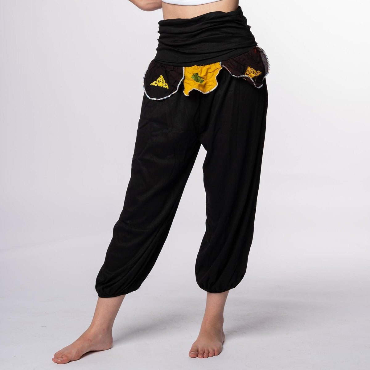 Pantalón bombacho negro con flecos modelo O