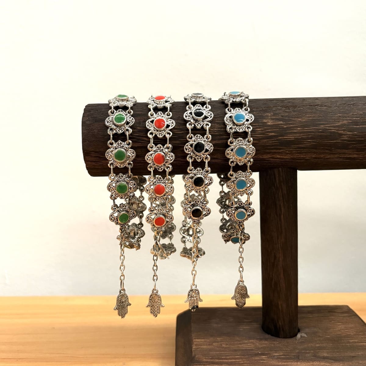 pulsera árabe mano fatima colores